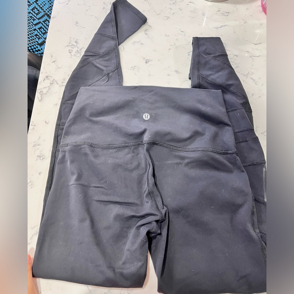 Used black lululemon mesh design leggings size 6